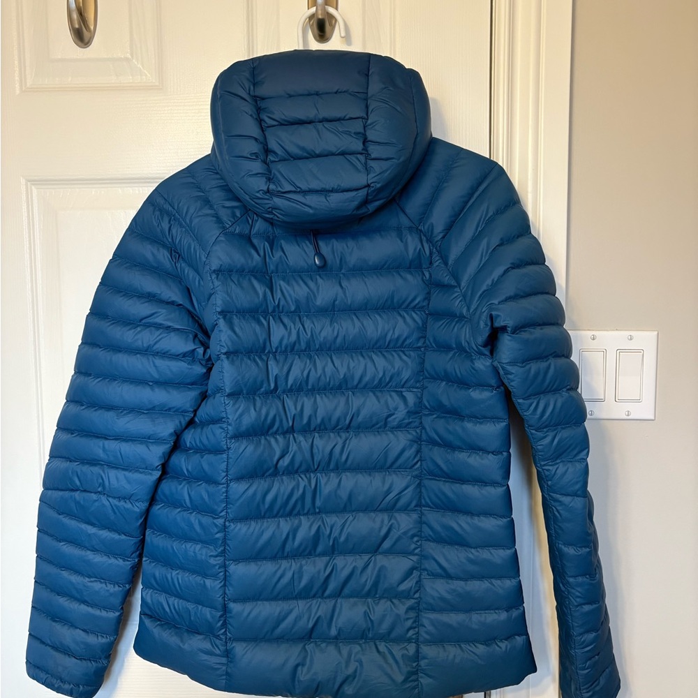 Patagonia Down Sweater Hoody Women’s M – 800-Fill Lightweight Down Jacket - Picture 2 of 8